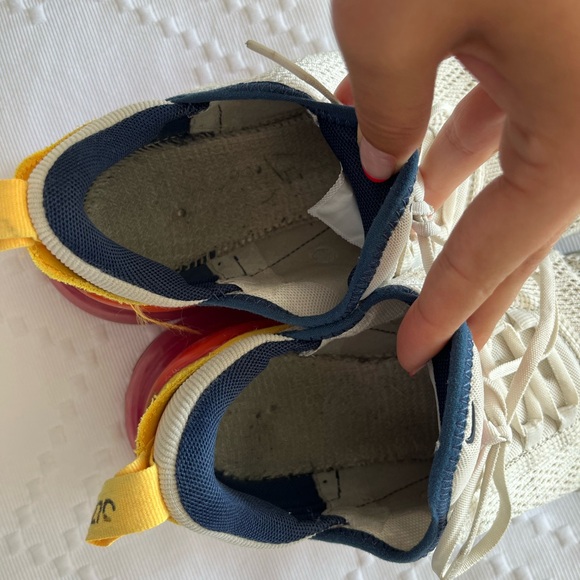 Nike Air270 Sneakers - Picture 6 of 6